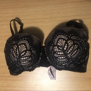 32DDD Victoria’s Secret push up bra.